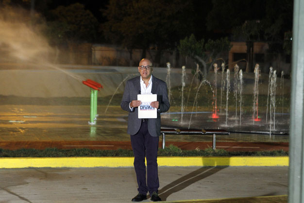 El alcalde de Caracas, Jorge Rodríguez, defendió al Festival Suena Caracas y al parque acuático de los ataques opositores