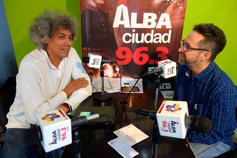 Leonel Ruiz entrevistado por osé Gregorio Acero para Alba Ciudad 96.3 FM