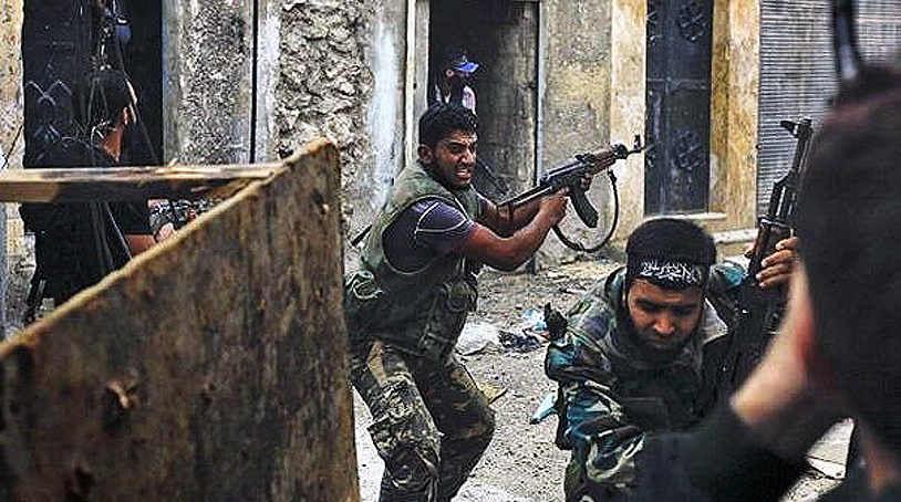 Rebeldes se repliegan en medio del asedio que ejercen los ejércitos árabes aliados al Este de Alepo.