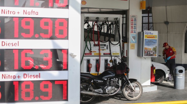 En lo que va de 2016, el precio del combustible en esta nación ha subido un 31 por ciento.