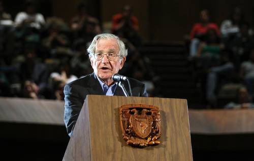 Noam Chomsky, en la Universidad Nacional Autónoma de México, en 2009