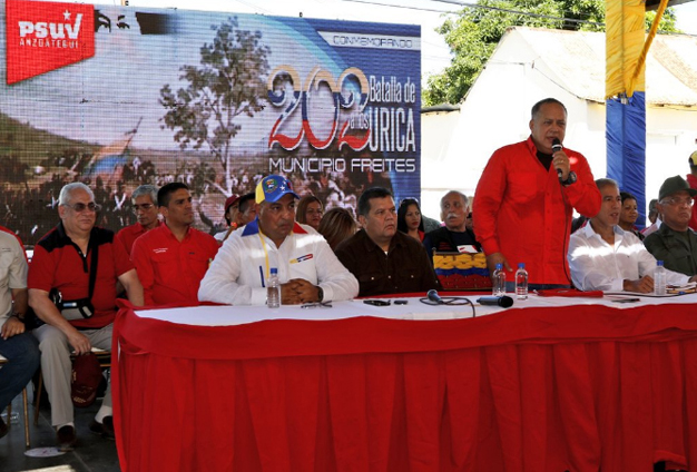 El vicepresidente del PSUV afirmó que el Gobierno seguirá en la mesa de diálogo.
