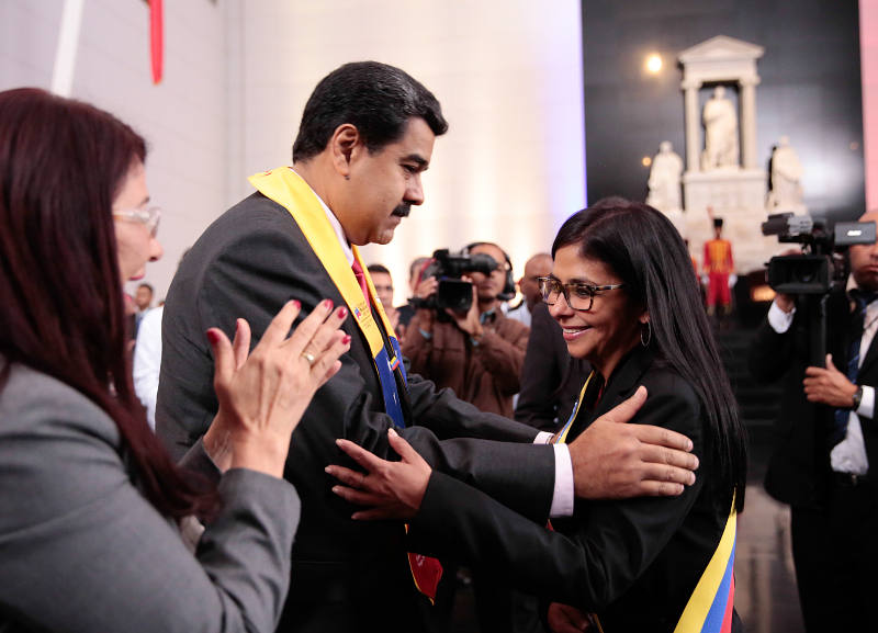 Canciller de la República, Delcy Rodríguez, recibe Orden de Libertadores en su Primera Clase, por su labor en la defensa de la soberanía de Venezuela.