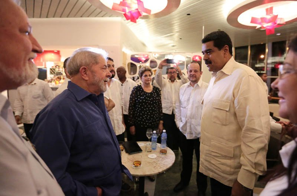 Al saludar a ambos dirigentes de la región, Maduro manifestó que éstos actualmente se encuentran “luchando y enfrentando el Plan Condor” que impulsa el imperio norteamericano contra líderes de izquierda.