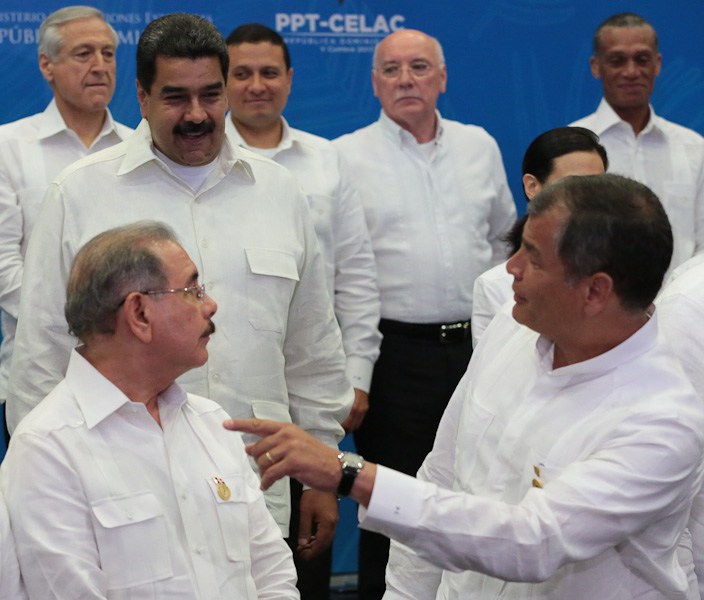 Correa: “no necesitamos a la OEA (Organización de Estados Americanos) para resolver nuestras diferencias”.