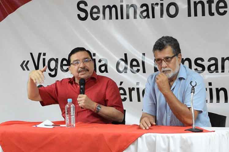 El secretario general del FMLN, Medardo González
