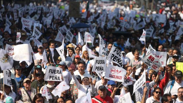 El creciente movimiento social en contra del denominado "Gasolinazo" tiene de cabezas al presidente Peña Nieto