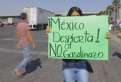 Las protestas contra la subida de los precios de los combustibles en México llegan a su tercer día con toma de gasolinerías y patrullaje de militares.