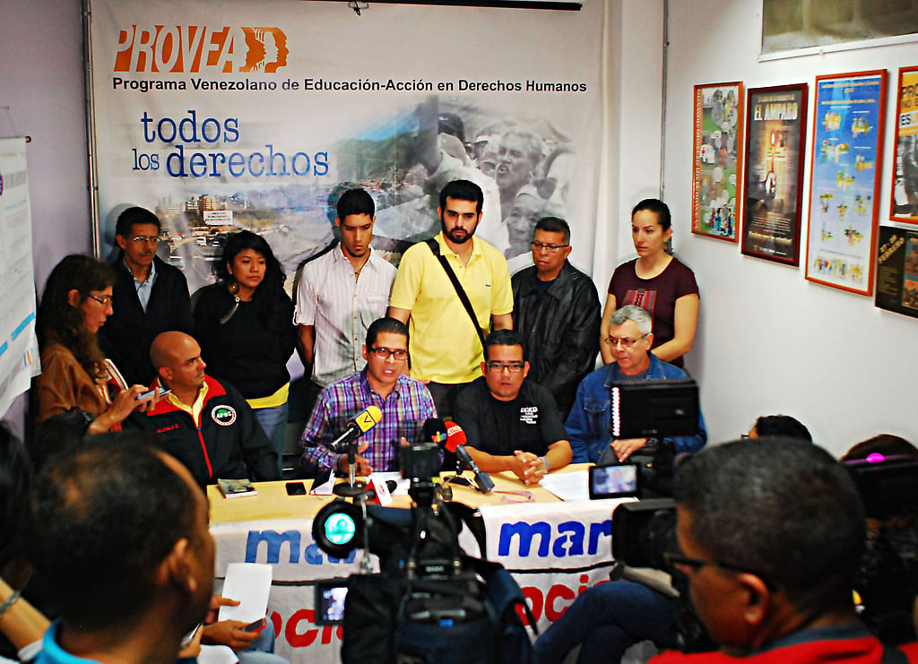 Rueda de prensa de MS en Provea, en donde se denuncia  persecución e intimidación de parte del Gobierno