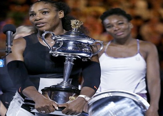 Serena Williams vence a Venus en Australia