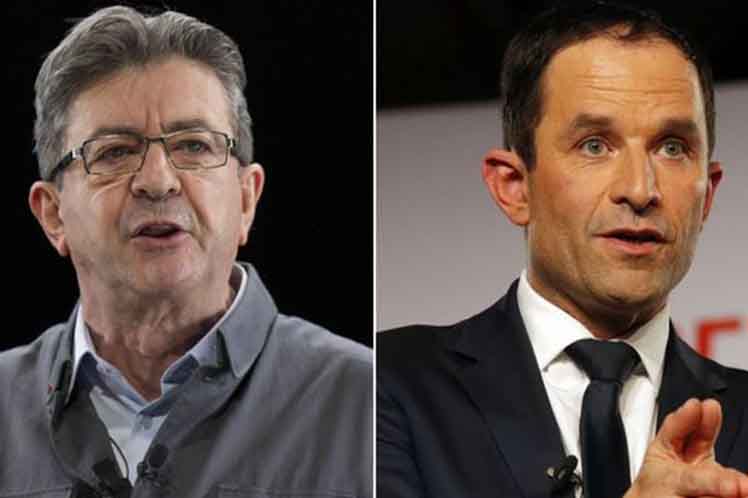 El candidato presidencial izquierdista Jean-Luc Melenchon y el socialista Benoit Hamon.