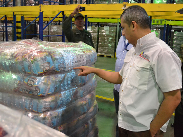 El superintendente William Contreras supervisó la distribución de 34 toneladas de alimentos para el beneficio de 28 sectores de la Gran Caracas.