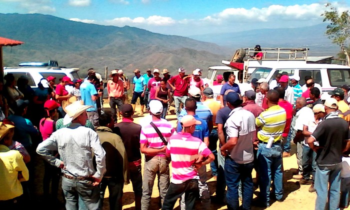 Campesinos de Yaracuy resisten a desalojo