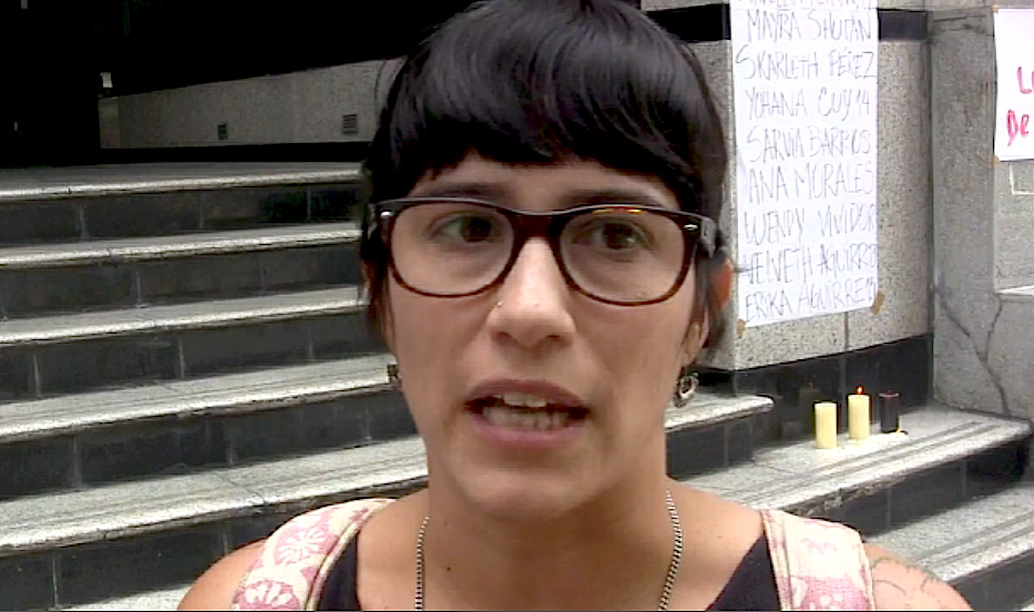 Ariadna Alzuru Mogollón de la Urdimbre Colectiva, expone el caso de las 43 niñas de Giuatemala