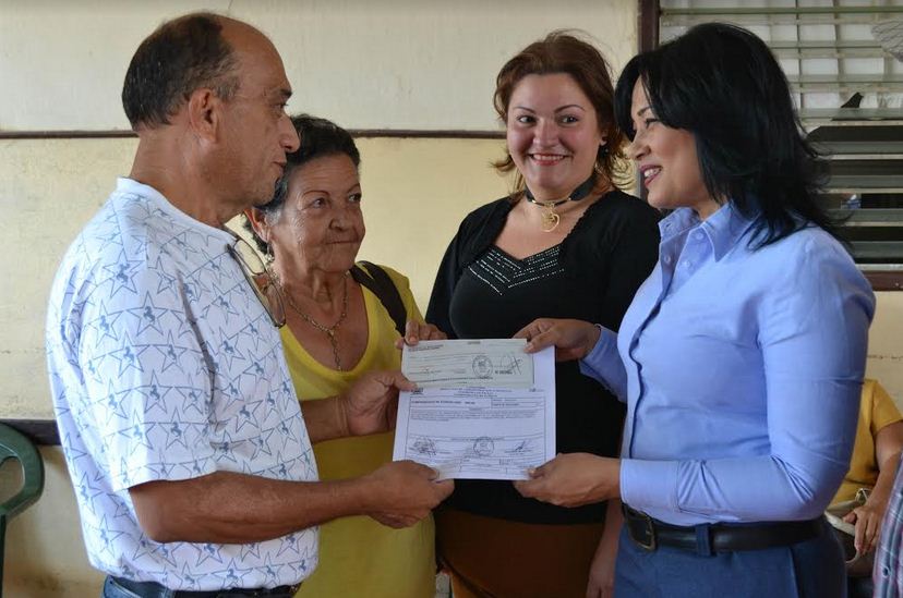 “Un día con los abuelitos de la Casa Hogar”
La Alcaldesa de Zamora, entregó donación a la Casa Hogar ‘’Dios es Amor’’ de Puerto Cumarebo.