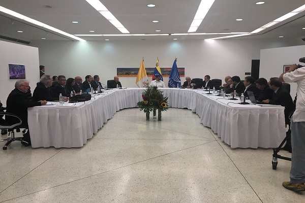 De acuerdo a las consultas realizadas por diferentes encuestadoras, los venezolanos han manifestado su respaldo al diálogo entre el Gobierno Nacional y la oposición, por la paz y el desarrollo de la Patria.