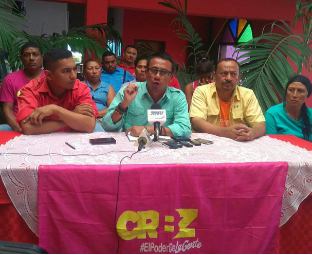 Orlando Zambrano junto a la dirigencia de la Corriente Revolucionaria Bolívar y Zamora