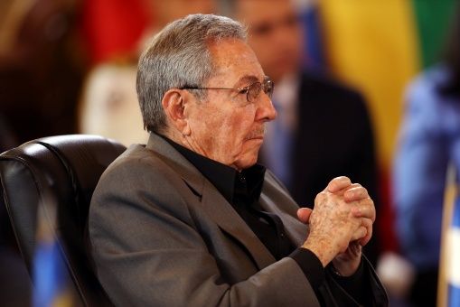 "La pobreza, los migrantes y las catástrofes no se contienen con muros", aseveró el presidente de Cuba.