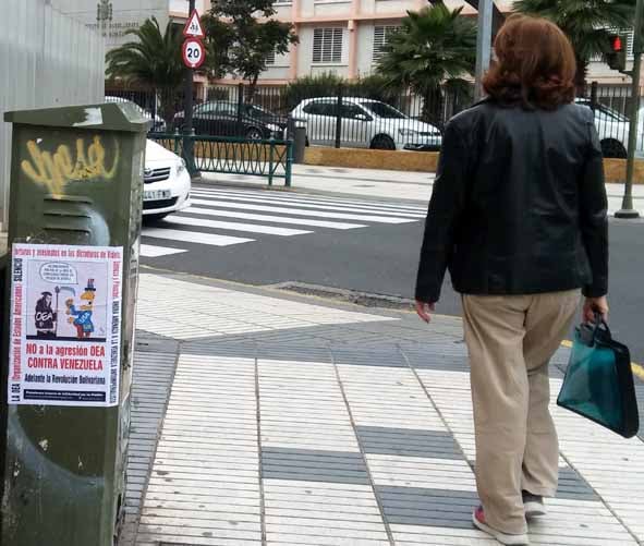 Cartel de la Plataforma Canaria de Solidaridad con los Pueblos en las calles de Gran Canaria