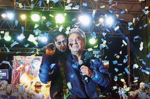 El candidato Lenín Moreno Garcés del partido de Alianza PAIS  se proclama presidente de Ecuador con el 96% de actas escrutadas.