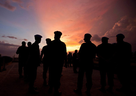 Naciones Unidas, EU. El Consejo de Seguridad de la ONU acordó este jueves poner fin a su misión de paz en Haití tras 13 años de labores y remplazarla por una fuerza únicamente policial. De acuerdo con la resolución del Consejo, adoptada por unanimidad, el término de la misión, conocida por sus siglas como Minustah, será el 15 de octubre próximo