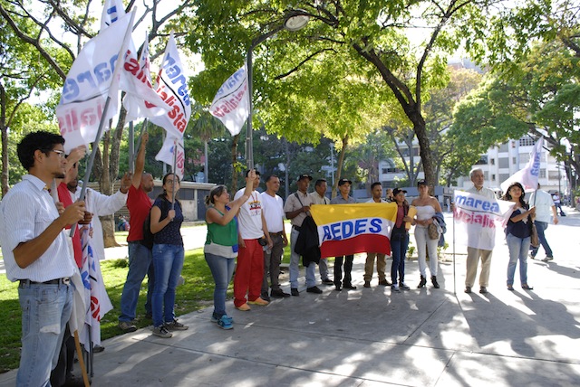 Marea Socialista y Redes frente a la Fiscalía protestando las sentencias 155 y 156