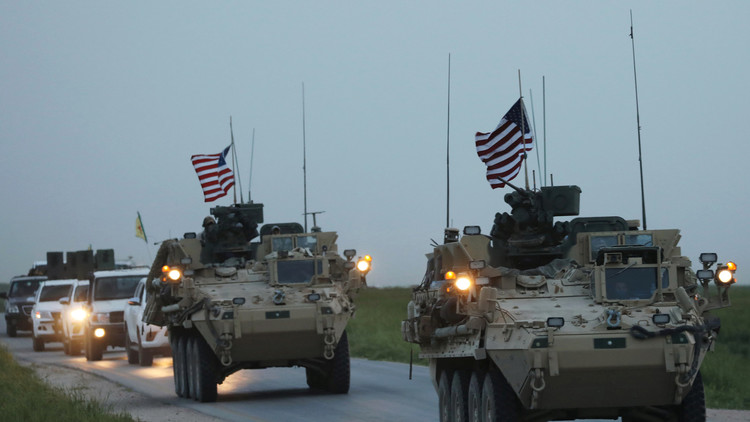 Vehículos blindados de EE.UU. cerca de la frontera entre Turquía y Siria
