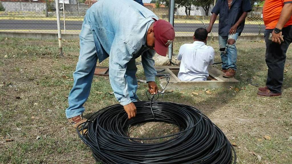 Corte-sabotaje de fibra óptica en Bolívar