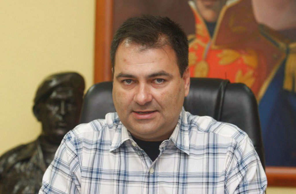 Luis Salerfi López Chejade, ministro de salud y presidente del IVSS