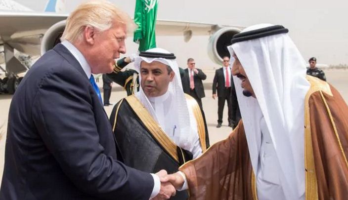 El rey de Arabia Saudita, Salman bin Abdulaziz Al Saud, y Donald Trump suscribieron acuerdos militares por un valor de USD 110.000 millones