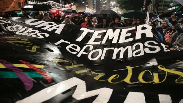 Brasileños exigen la salida de Temer
