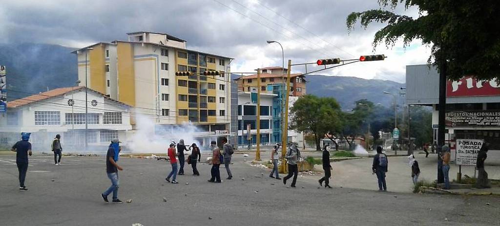 Violencia opositora se desató en la avenida Las Américas de la ciudad de Mérida