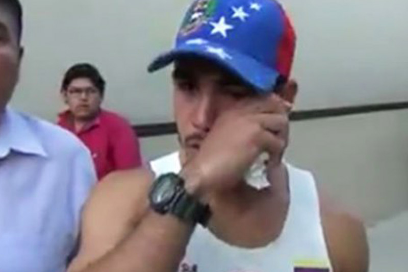 Venezolano en Perú fue insultado por la policía por vender arepas