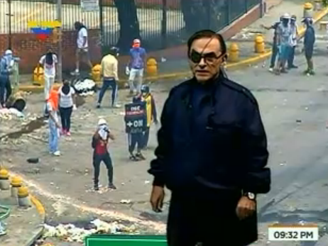 El periodista y analista internacional  Walter Martínez.
Atacada sede del canal de televisión del Estado "Venezolana de Televisión (VTV).