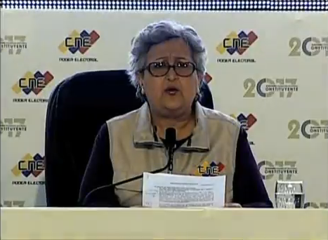 La presidenta del CNE Tibisay Lucena recalcó que la captahuella se mantiene como garantía de identidad de los electores.