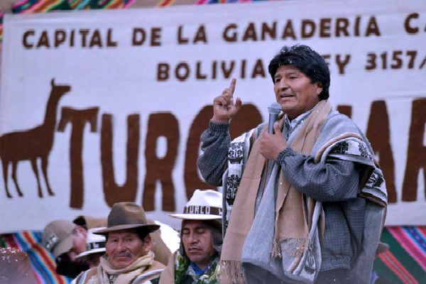 El presidente boliviano lamentó que la derecha en América Latina intente confundir para generar convulsión en poblaciones de algunos países, como es el caso de Venezuela.