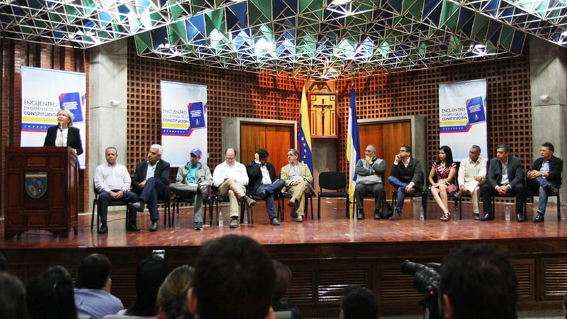 Capriles, Rodróguez Torres, Julio Borges, Luisa Ortega Díaz, Nícmer Evans, Freddy Guevara, Gabriela Ramírez , entre otros participaron en este foro