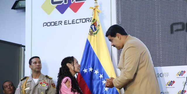 Julia Salcedo presentada por Maduro como ciudadana ejemplar.