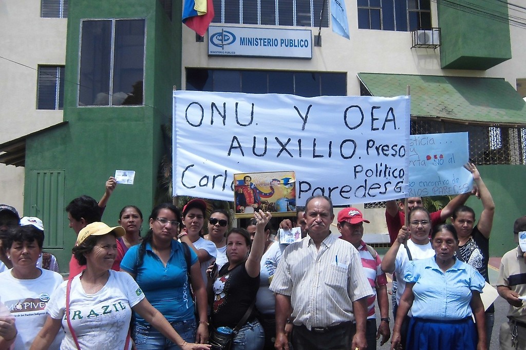 Integrantes del CCSSJJ cuando reclamaban la libertad de Carlos Paredes durante el período que pasó preso, según esta organización "indebidamente"