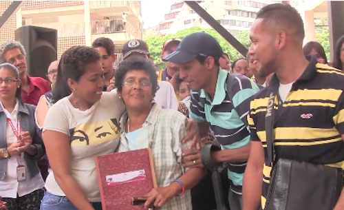 Que viva Chávez y Maduro, carajo, gritó emocionada Luisa Pacheco