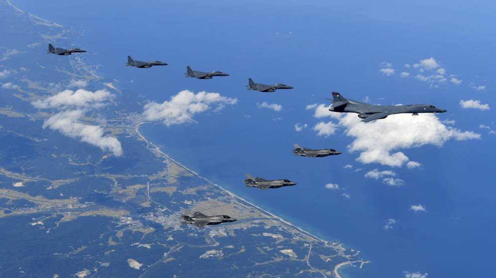 Aviones bombarderos de EEUU se acercaron a costa de Korea del Norte