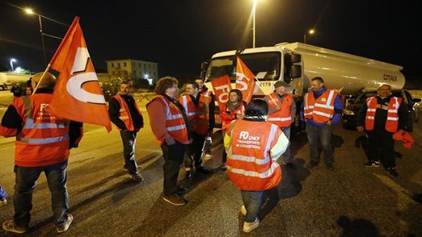 Inicia paro de transportistas contra reforma laboral en Francia