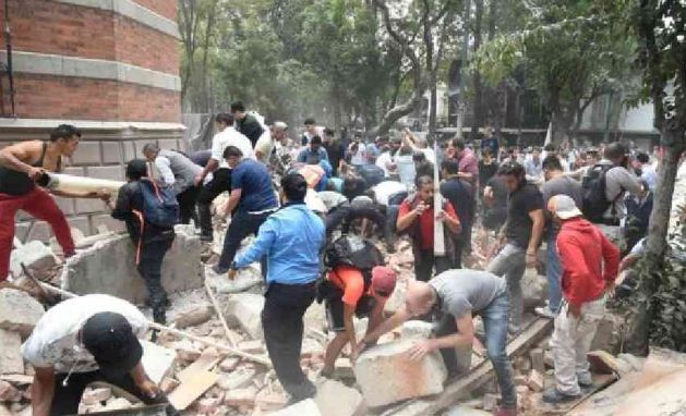 Sismo de 7,1 derriba edificios en la Ciudad de México
