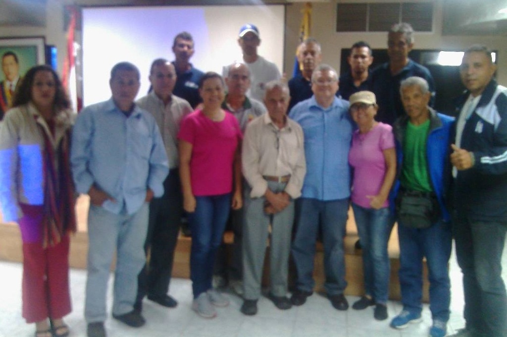 Los voceros Alexis Campos y Francisco Visconti, acompañados por otros integrantes regionales del Frente Amplio Nacional Bolivariano