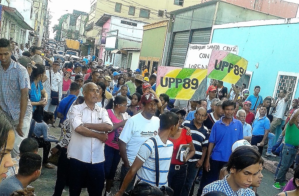 Vista parcial de concentración de calle en apoyo a Lorena Salazar, candidata a gobernadora del estado Monagas, con apoyo de UPP89 y de Marea Socialista