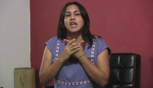 Alicia Moncada quien trabaja con asociaciones de mujeres indígenas en la Amazonía y en la Guajira Colombo-venezolana, realizó denuncias muy graves en torno al mal trato que están recibiendo las mujeres indígenas