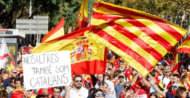 Llevan a españoles de todas partes para hacerle ver al mundo que Catalunya es unionista