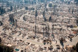 Incendios en California arrasan con viviendas 