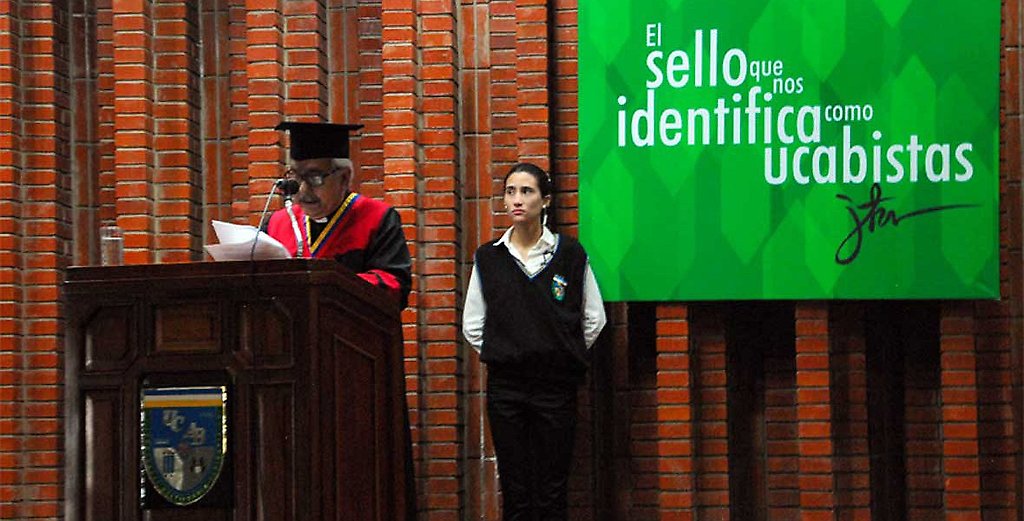 El rector de la Universidad Católica Andrés Bello (UCAB), José Virtuoso