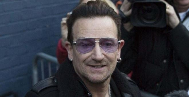 Bono, líder de U2. 